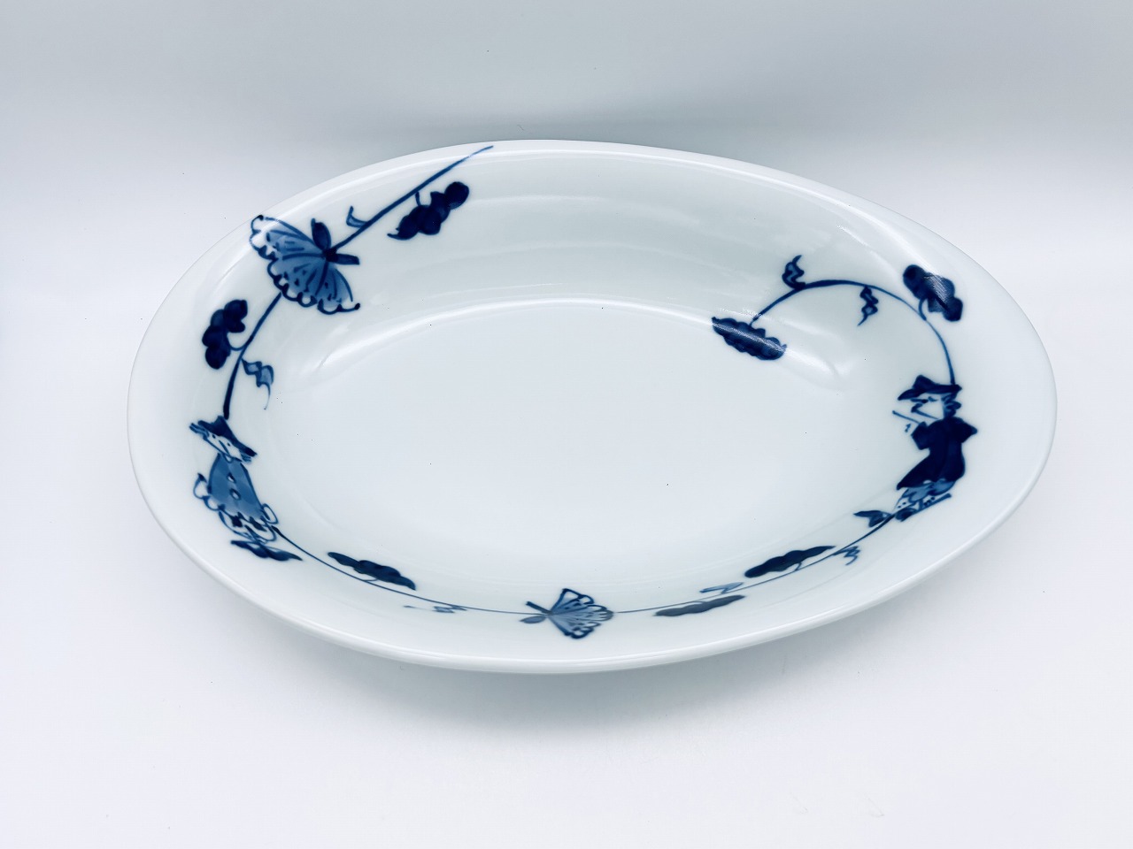 mo牡丹唐草異人たまご型カレー皿  しん窯 青花