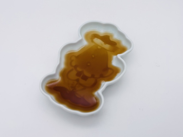 濃マント異人 刻の小皿