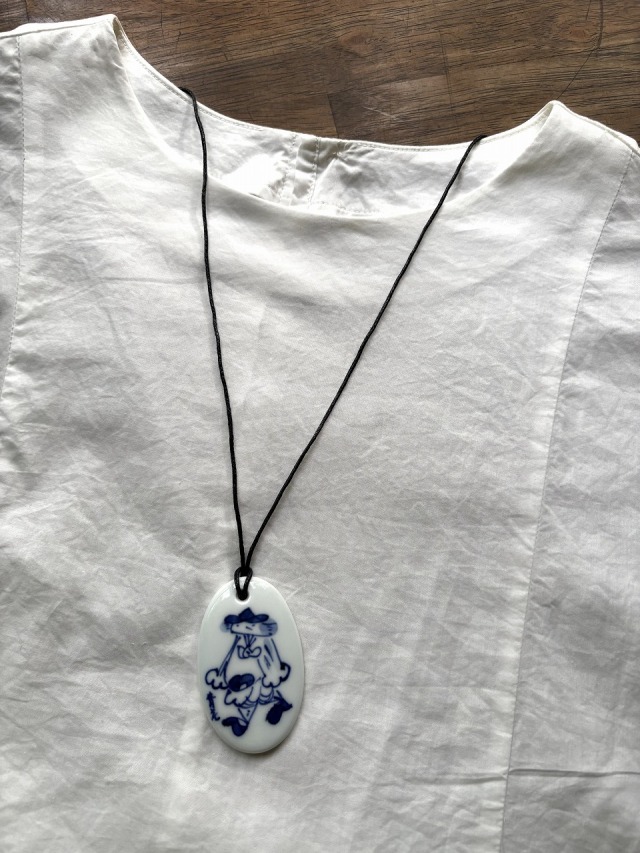 マント異人ペンダント