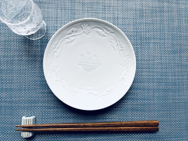 陽刻唐草帆船丸皿